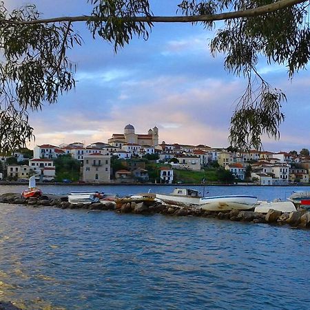 To Spitaki Apartments Galaxídhion Eksteriør bilde