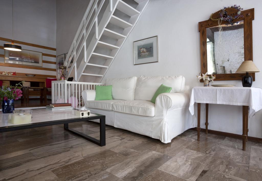 To Spitaki Apartments Galaxídhion Rom bilde