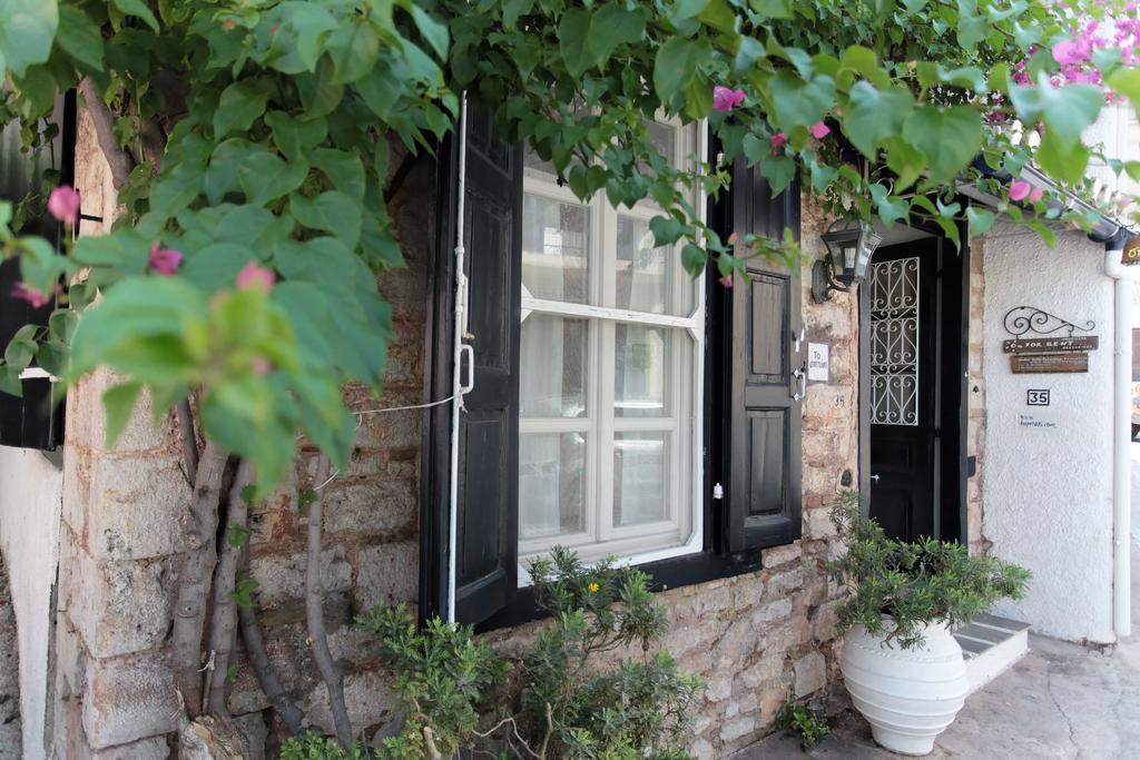 To Spitaki Apartments Galaxídhion Eksteriør bilde