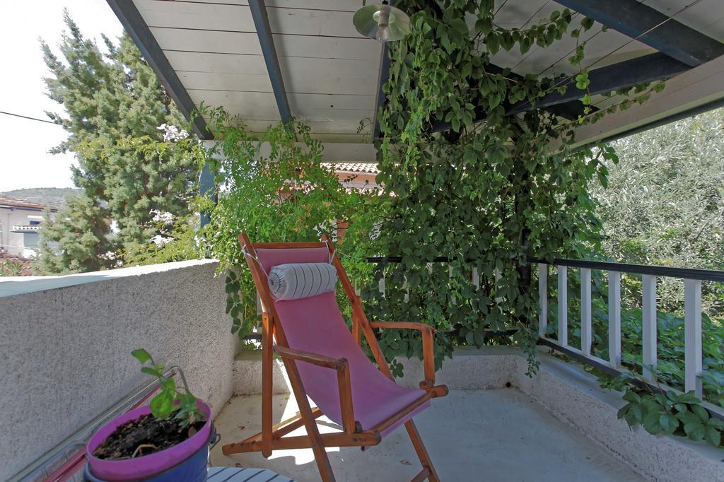 To Spitaki Apartments Galaxídhion Eksteriør bilde